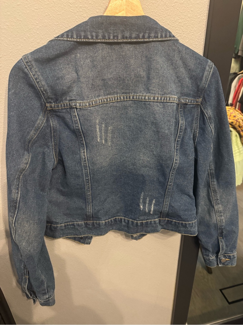 Vintage Distressed Cropped Cute Denim Jacket ♥️ - Picture 11 of 15